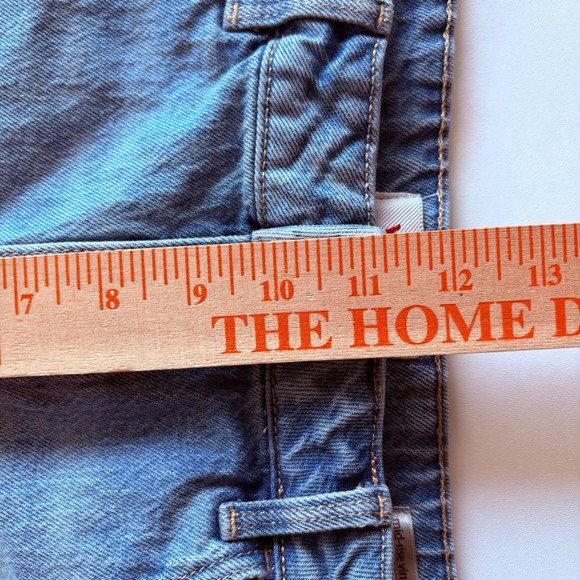 Wrangler Mid-Rise Vintage Denim Shorts Frayed Hem Light Wash Blue Size 8 - Picture 6 of 7